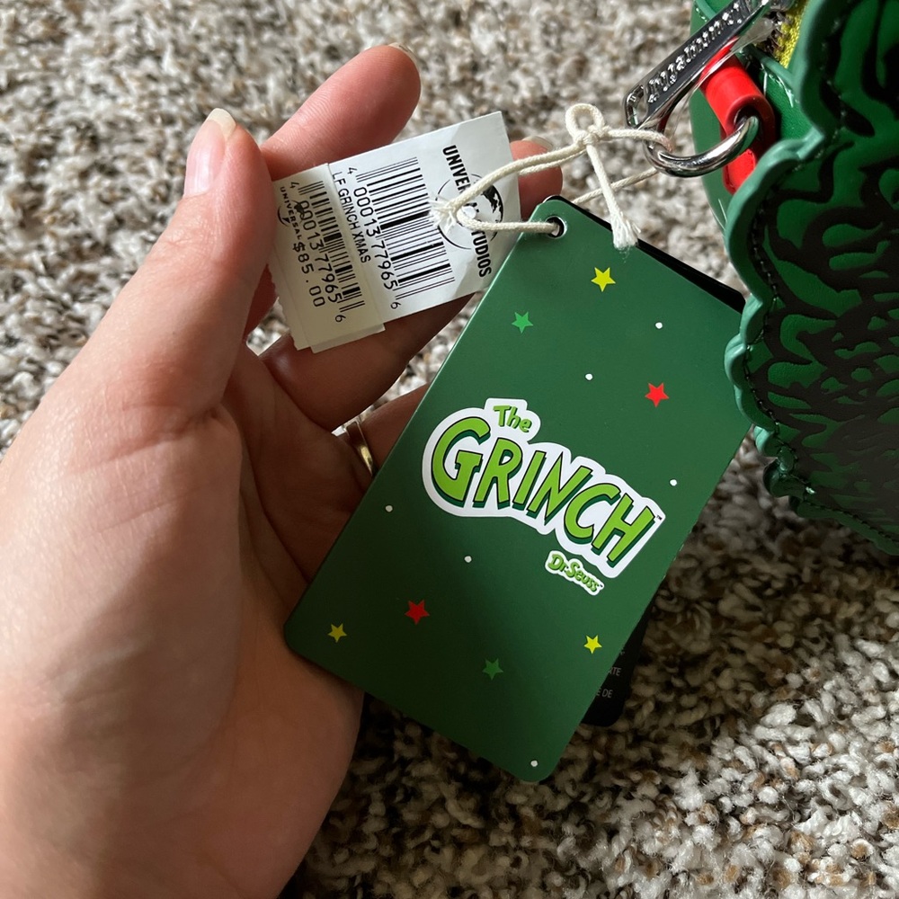Universal Studios Parks Grinch and Max Lenticular Wreath Loungefly Crossbody Bag - Picture 4 of 12